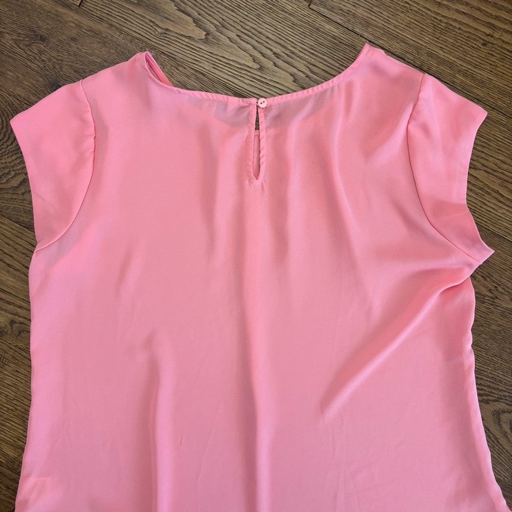 This is a 41 Hawthorn Lexie pleat front blouse - Picture 7 of 8